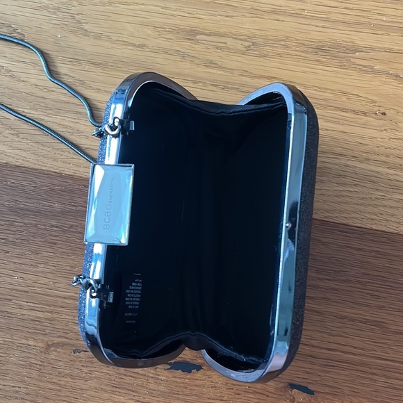 BCBGenaration minadiere with removal strap - Picture 3 of 3